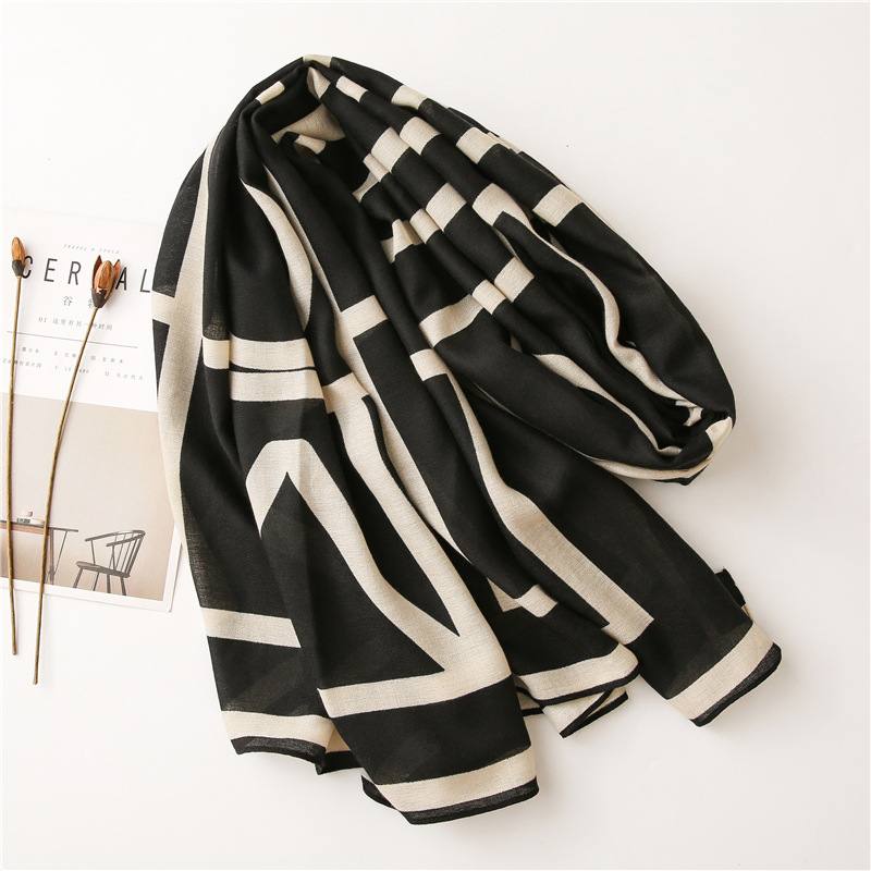 Spain Luxury Brand Black Beige - Tippet Line recensie en prijs